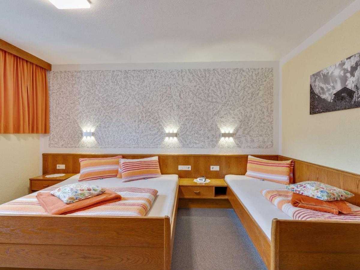 Lively Flat Near A Ski Resort In 피스 외부 사진